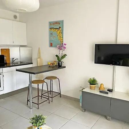 Joli Studio A 6 Min A Pied De La Plage アパート